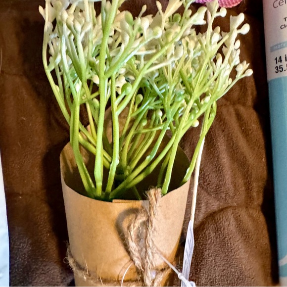 NWT. Easter decor lot! Balloons, cookie cutters & decor! - Picture 10 of 11